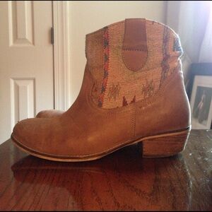 Steve Madden Pull-On Ankle Boots